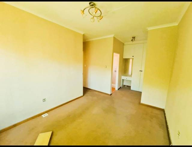 3 BEDROOM PROPERTY TO RENT IN DIE HOEWES